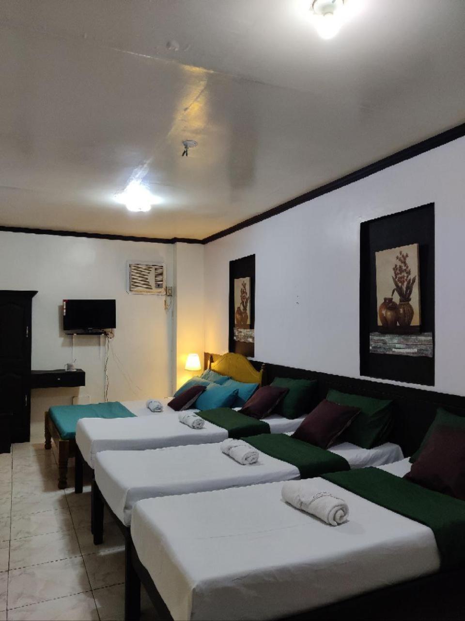Center Parkway Pension House Kalibo Exteriér fotografie