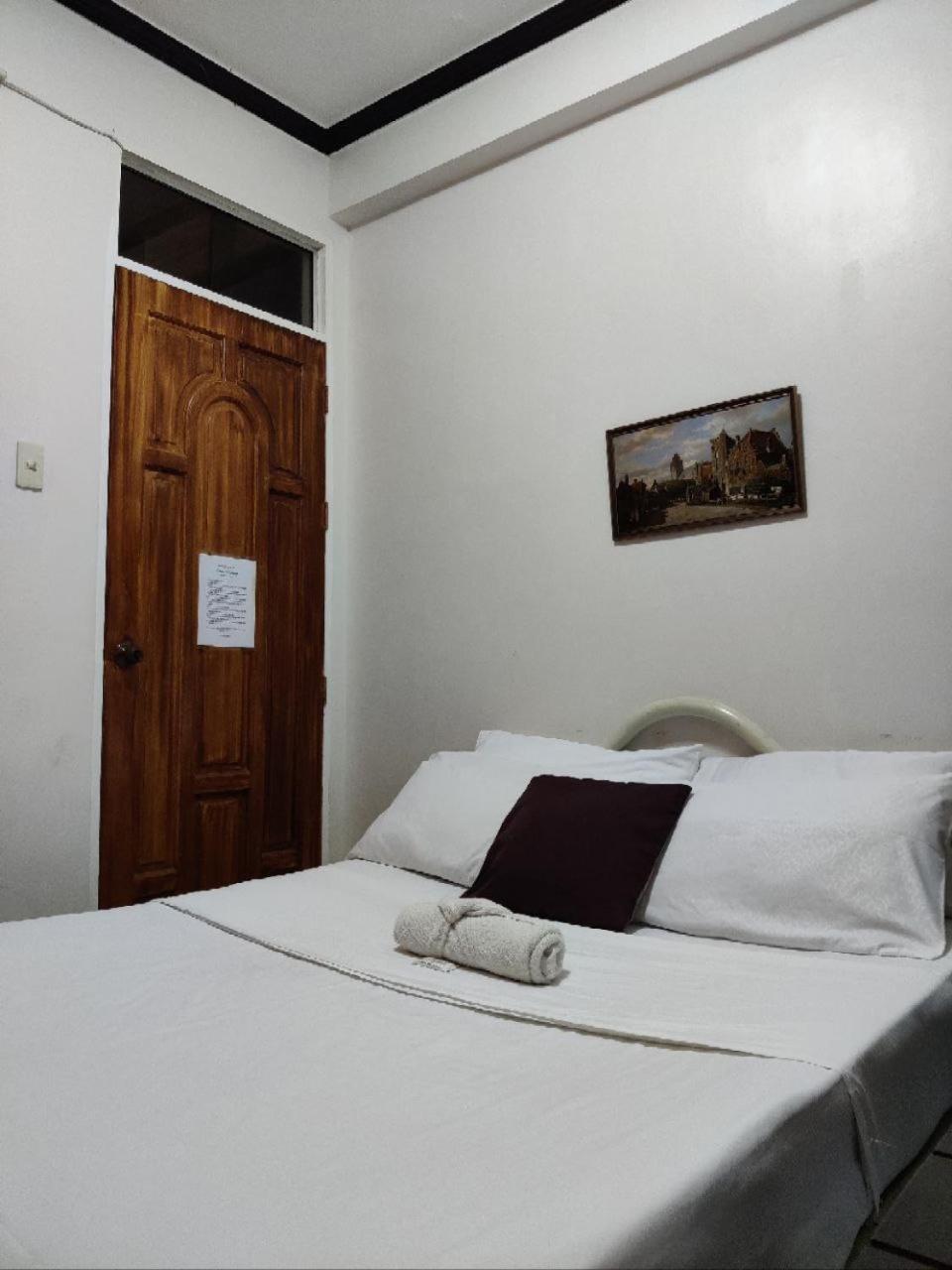 Center Parkway Pension House Kalibo Exteriér fotografie